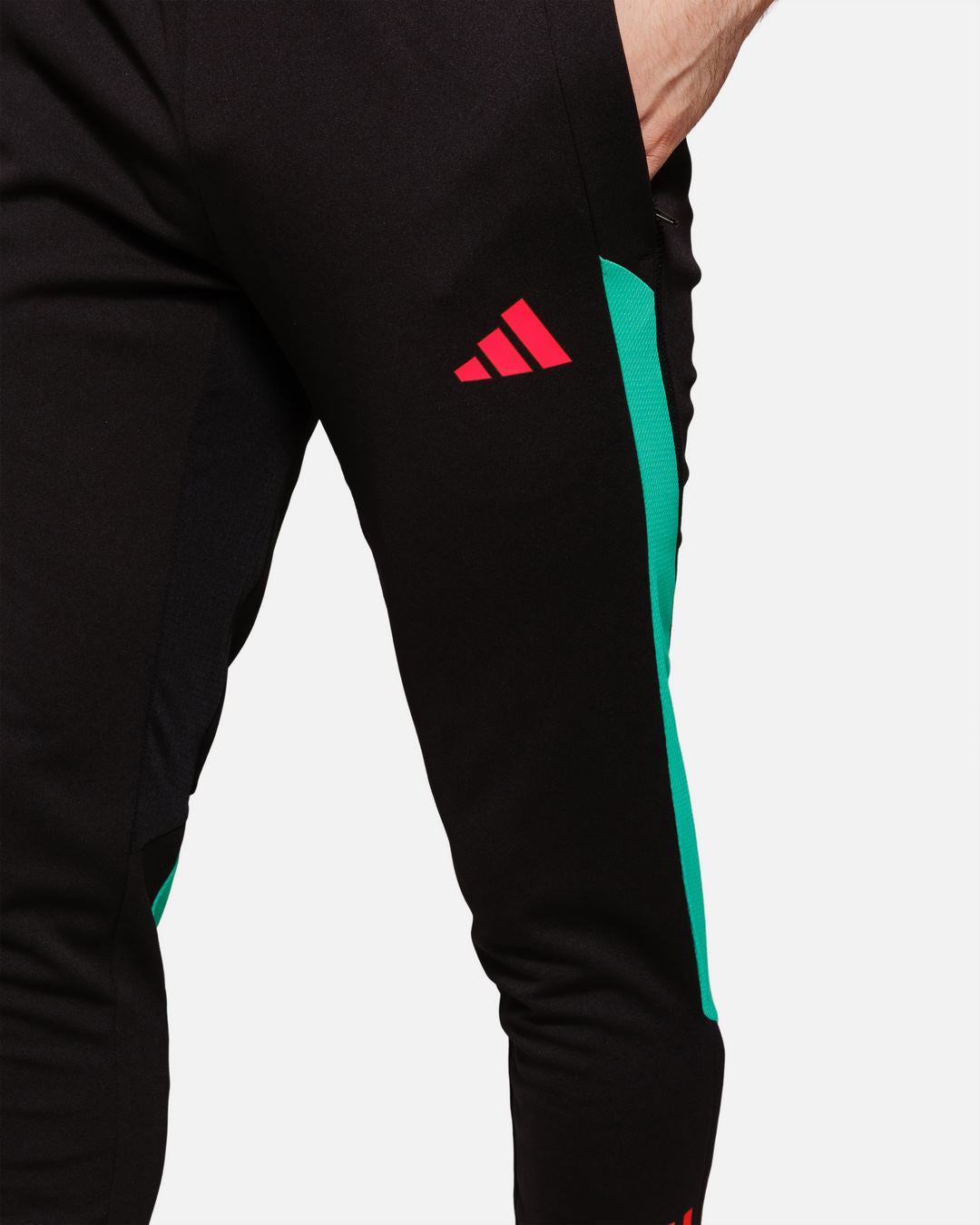 Pantalon d'entrainement Manchester United - Noir/Rouge/Vert