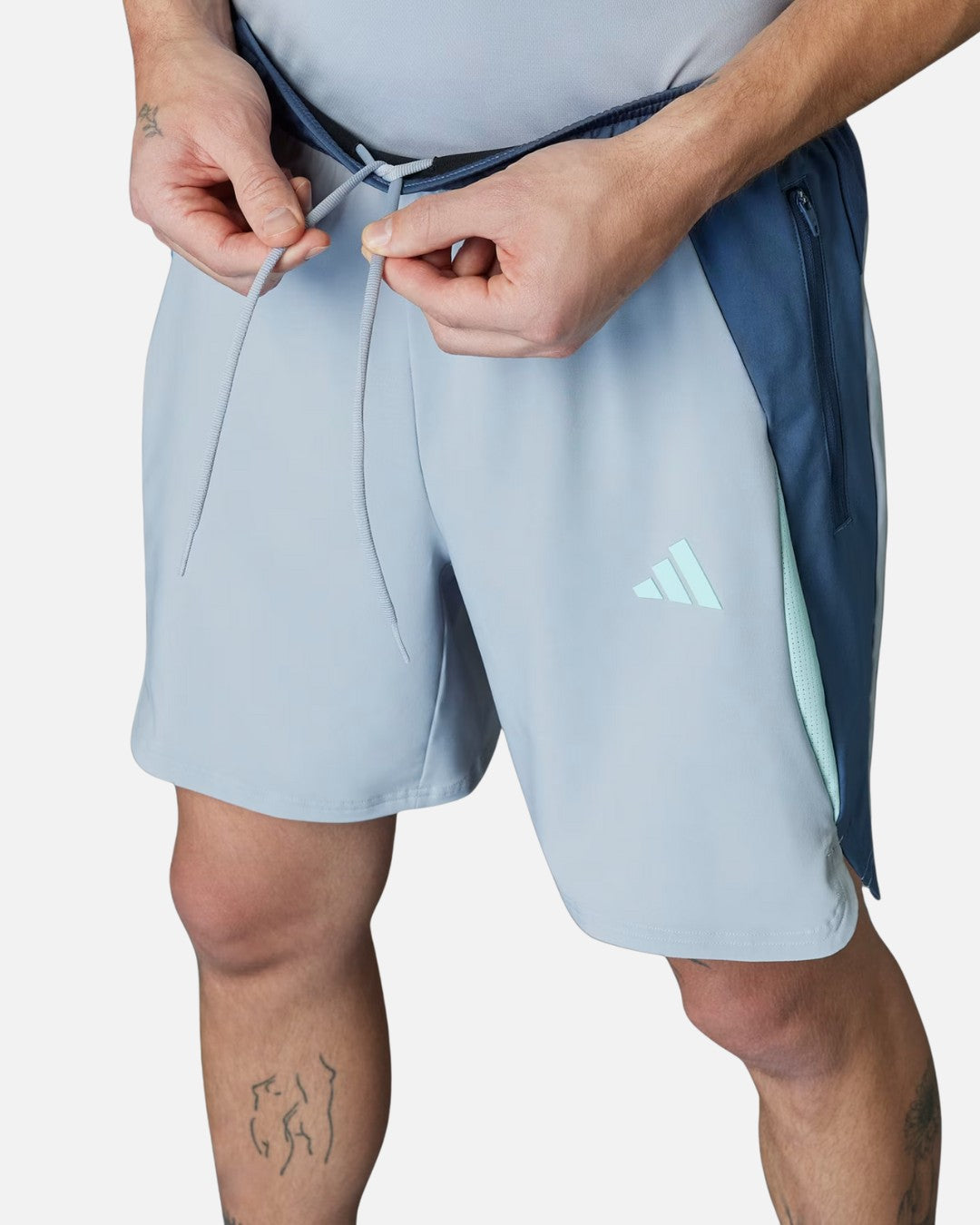 Short Adidas Tech Apparel Colorblock - Gris/Bleu